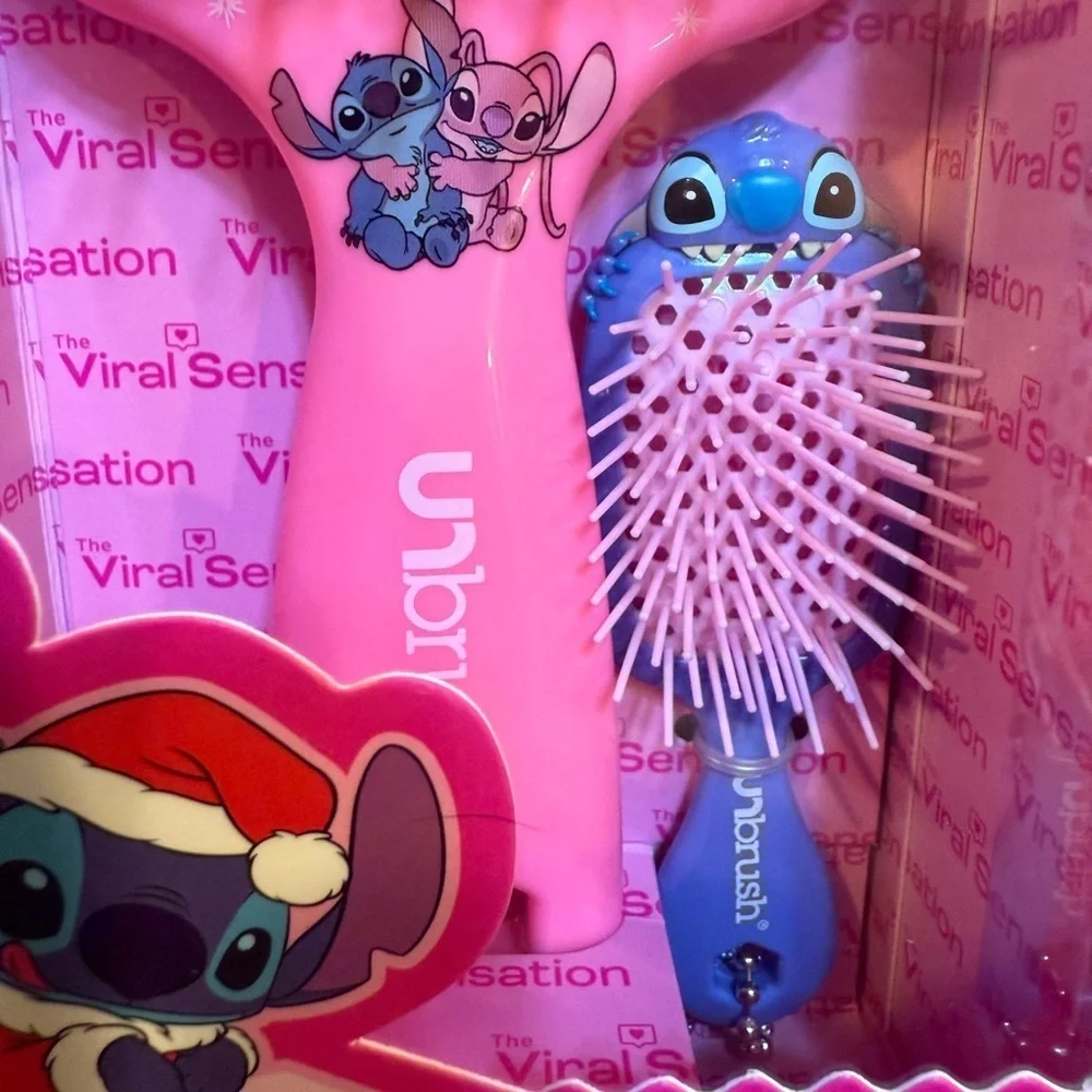 Disney Stitch Pink Detangling Hair Brush & Keychain Set UNBRUSH Christmas NEW